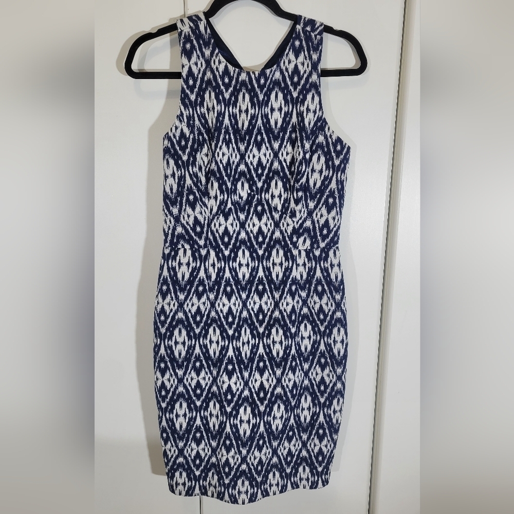 Single Dress Blue/White Elegant Size 6